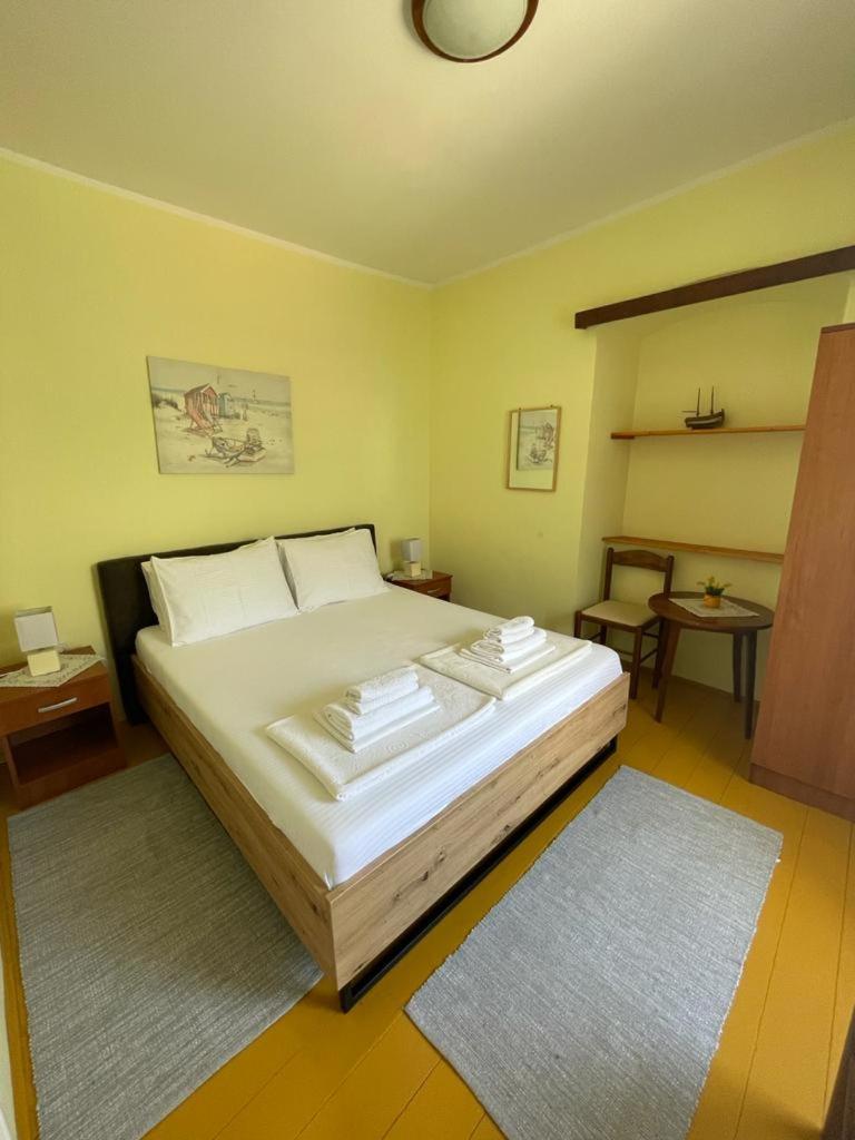 Mediterranean Holiday House & Apartments Kotor Rom bilde