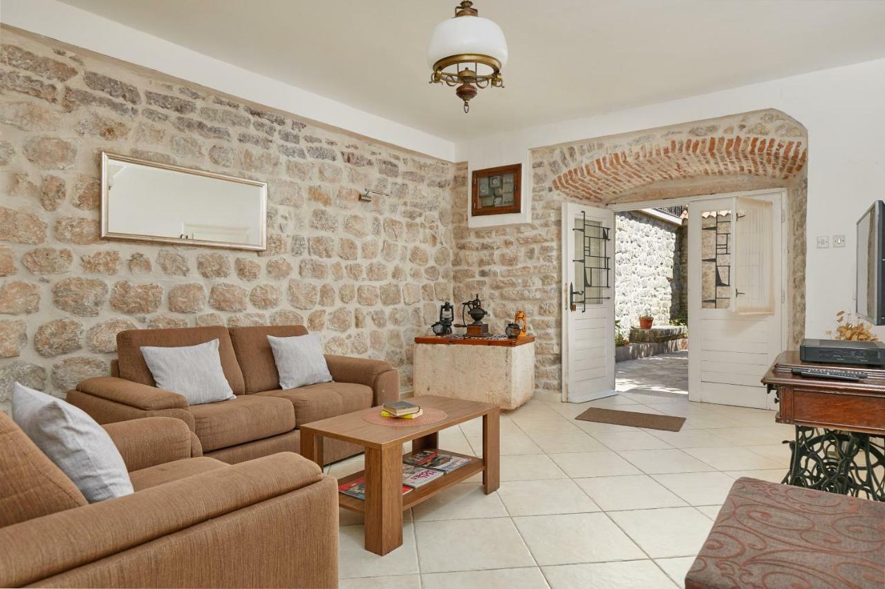 Mediterranean Holiday House & Apartments Kotor Eksteriør bilde
