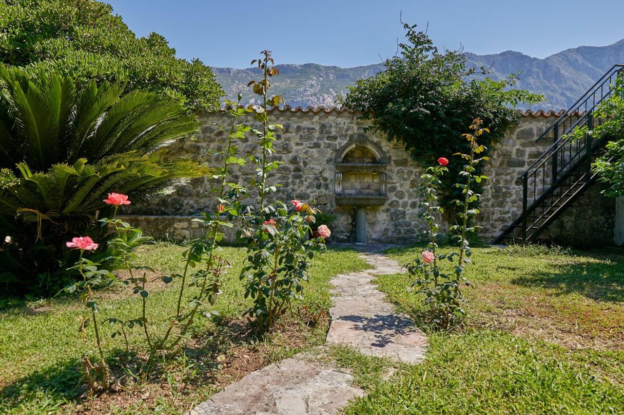 Mediterranean Holiday House & Apartments Kotor Eksteriør bilde
