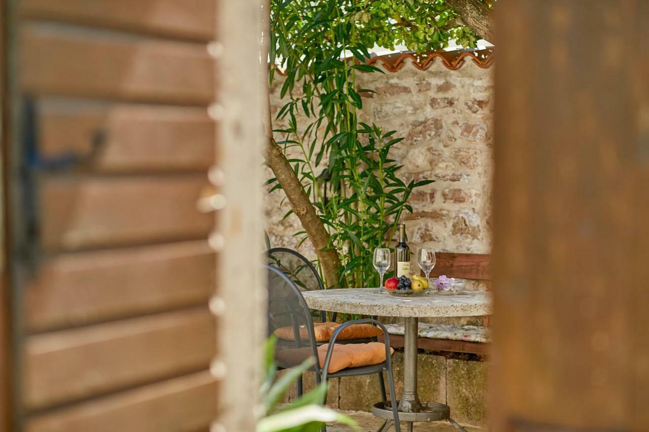 Mediterranean Holiday House & Apartments Kotor Eksteriør bilde